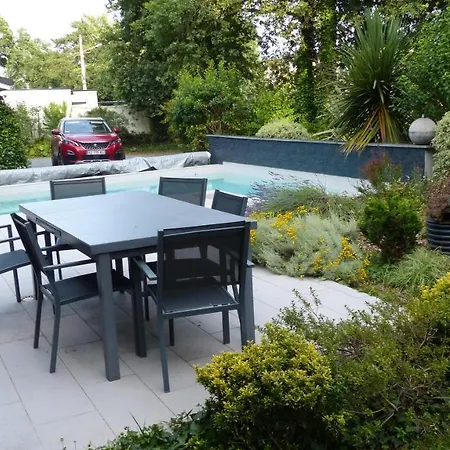 Standing Piscine Privée En écrin De Verdure Mérignac