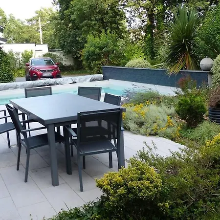 Standing Piscine Privée En écrin De Verdure